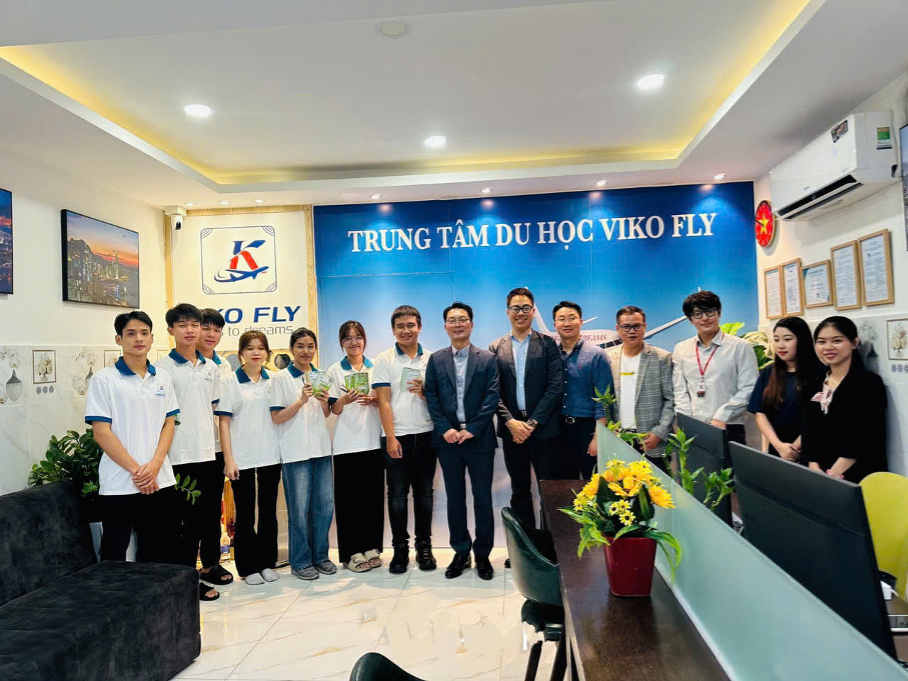 ĐẠI DIỆN TRƯỜNG ĐẠI HỌC SUNMOON GHÉ THĂM VIKOFLY