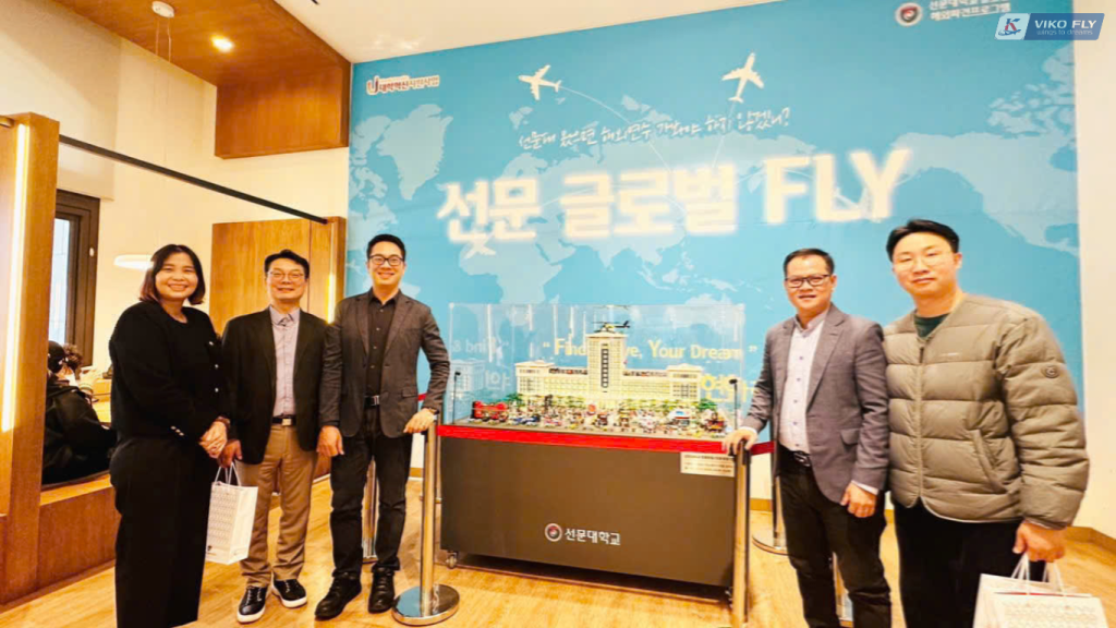TEAM VIKO FLY THĂM TRƯỜNG SUN MOON VÀ LỚP HỌC HỆ TIẾNG CỦA SINH VIÊN TẠI TRƯỜNG